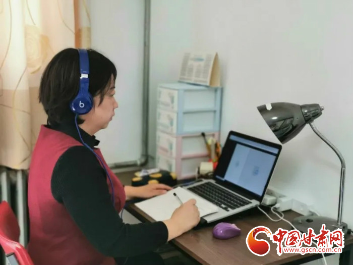 【三八特刊·“疫”線心聲】她，24小時(shí)聆聽“疫”動的心