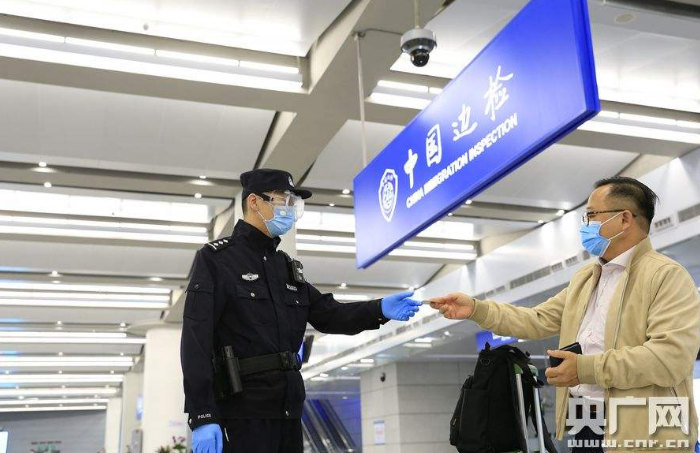 蘭州海關(guān)實(shí)施“三個(gè)三”監(jiān)測措施 嚴(yán)防境外疫情輸入