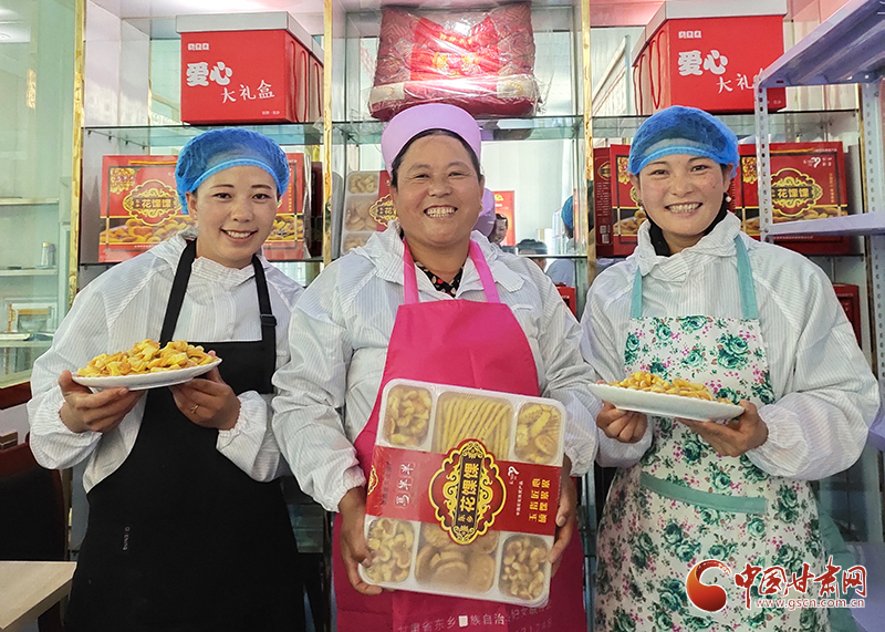 【你笑起來真好看】布楞溝：企業建在家門口 掙錢就在村里頭（圖）