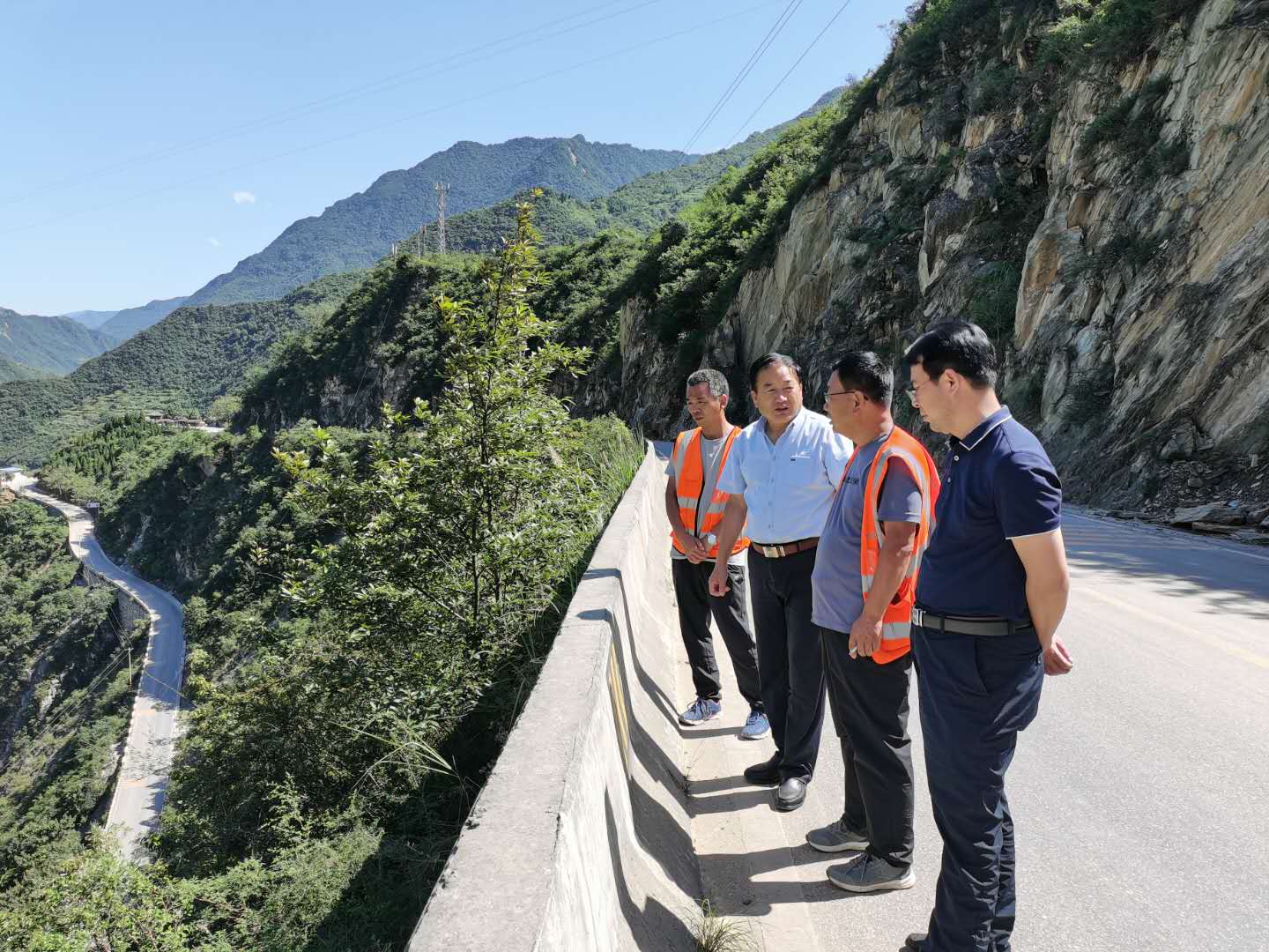 G212 線文縣至金口壩路段搶險(xiǎn)保通