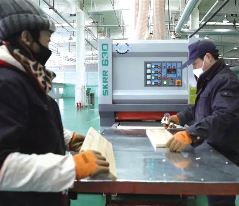 蘭州新區木材產品首次出口越南