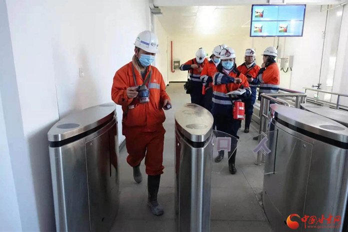 【新春走基層】春節，他們依然堅守在600米礦井下