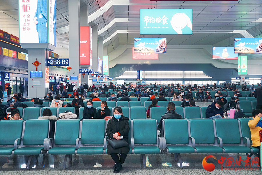 蘭州車站：用心守護“開往春天的列車” 做好旅客節后返程運輸