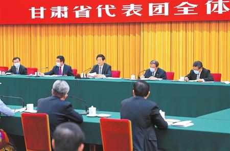 甘肅代表團舉行全體會議 栗戰書參加甘肅團審議