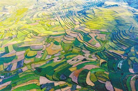 初秋的宕昌縣八力鎮與岷縣閭井鎮新莊梁交連地帶