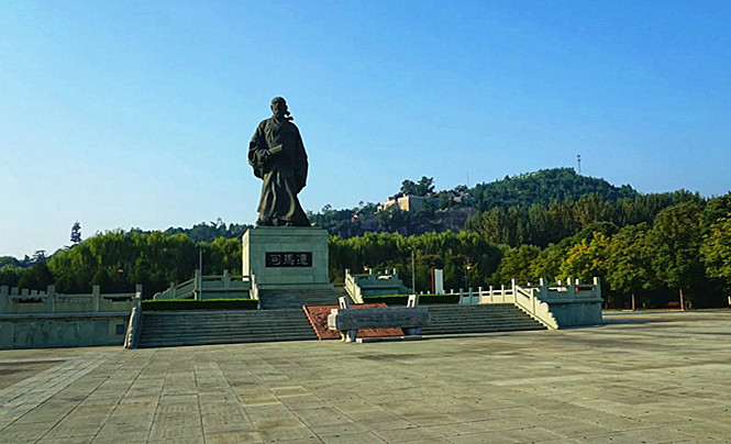陜西韓城司馬遷祠墓祭祀廣場司馬遷雕像 蕭遠 攝