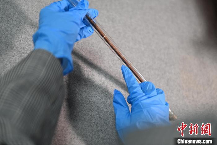 2024年5月7日，拍攝的甘肅省博物館館藏國寶級文物“白馬作”毛筆。李亞龍　攝